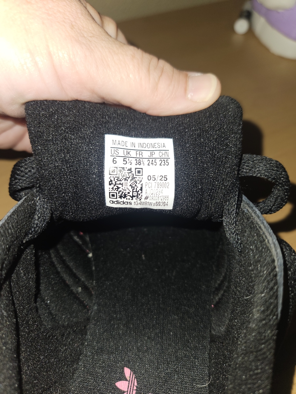 Adidas women Black & Pink Casual Sneakers Like New! - Picture 4 of 6